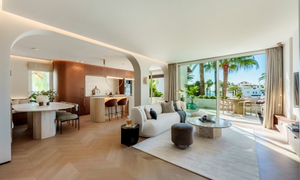 Reventa - apartment -
Estepona
