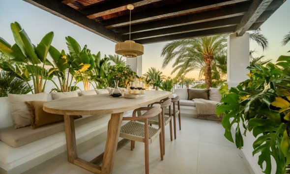 Reventa - apartment -
Estepona