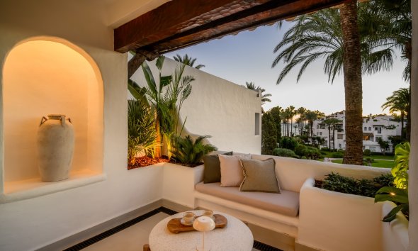 Reventa - apartment -
Estepona