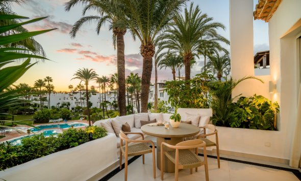 Reventa - apartment -
Estepona