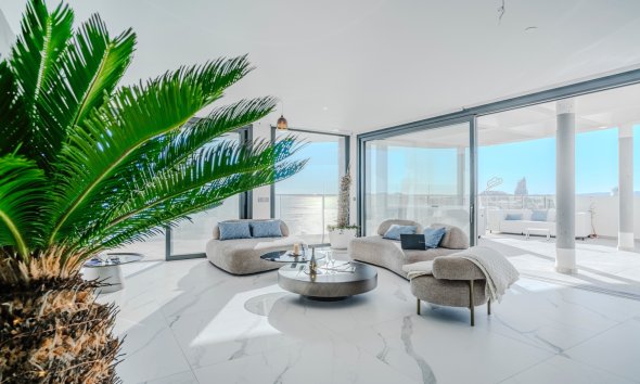 Resale - apartment -
Benidorm