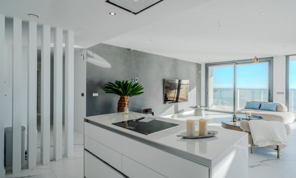 Resale - apartment -
Benidorm