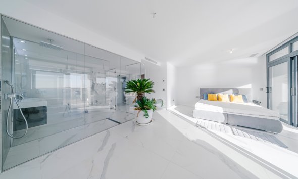 Resale - apartment -
Benidorm