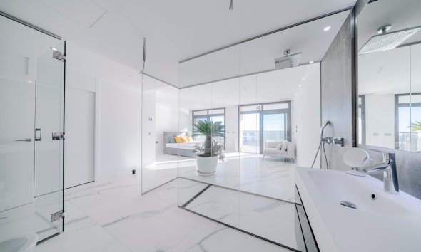 Resale - apartment -
Benidorm