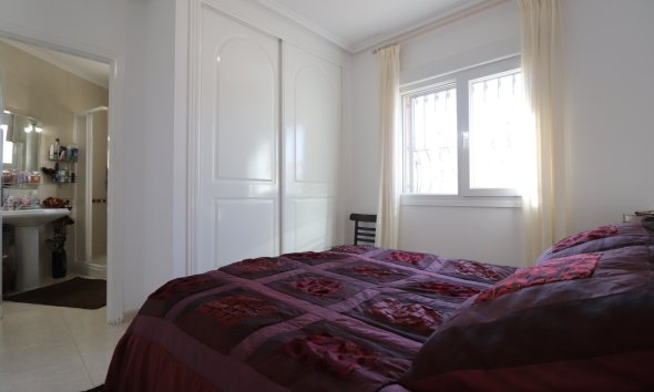 Reventa - Villa -
Benijofar - Monte Azul