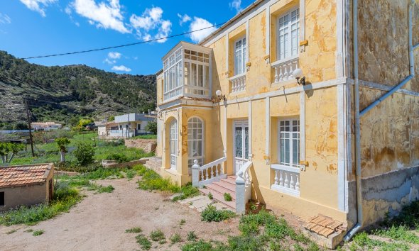 Resale - Country House -
Orihuela