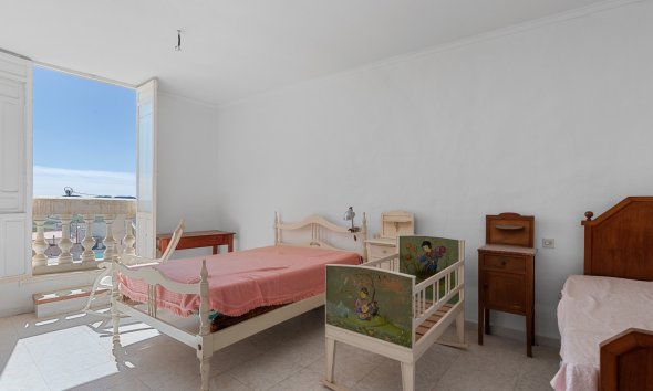 Resale - Country House -
Orihuela