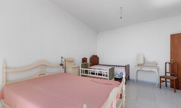 Resale - Country House -
Orihuela