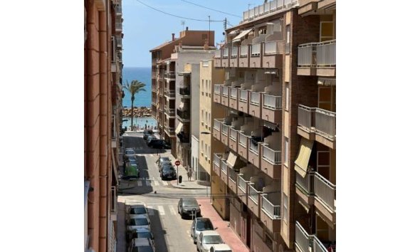 Resale - apartment -
Torrevieja