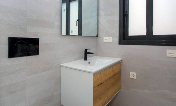 Resale - apartment -
Torrevieja