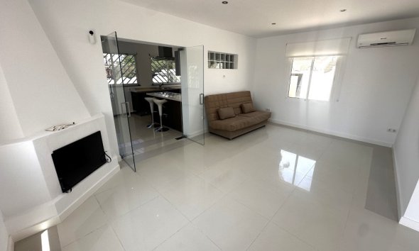 Resale - Villa -
Ciudad Quesada