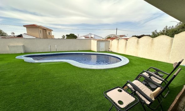 Resale - Villa -
Ciudad Quesada