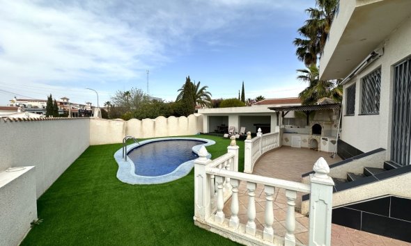 Resale - Villa -
Ciudad Quesada