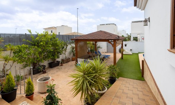 Gensalg - Villa -
Los Montesinos - La Herrada