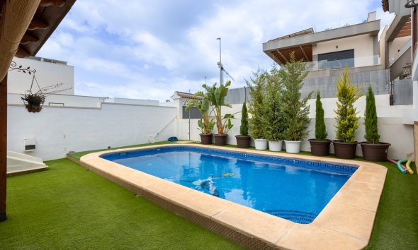 Gensalg - Villa -
Los Montesinos - La Herrada