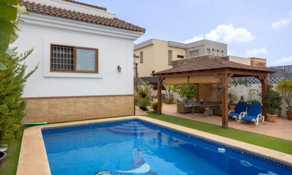 Gensalg - Villa -
Los Montesinos - La Herrada