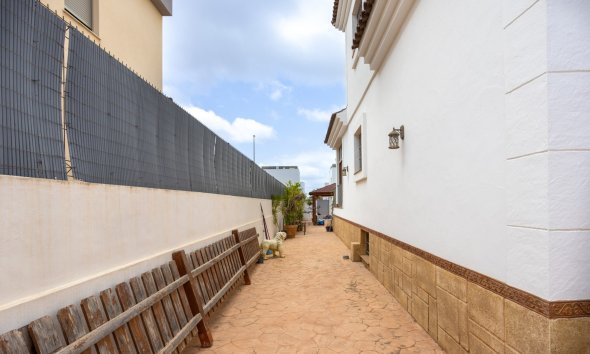 Gensalg - Villa -
Los Montesinos - La Herrada
