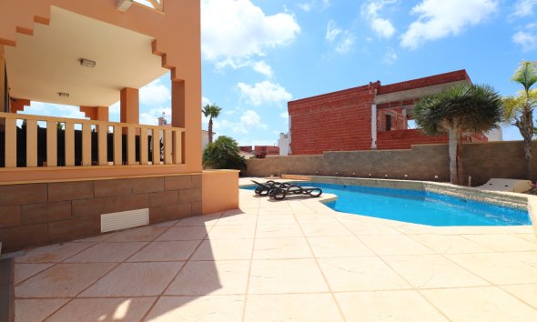 Reventa - Villa -
Ciudad Quesada - La Fiesta