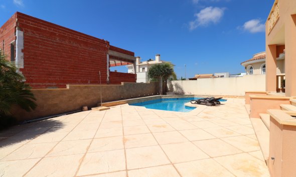 Reventa - Villa -
Ciudad Quesada - La Fiesta
