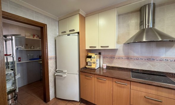 Resale - Townhouse -
Los Montesinos