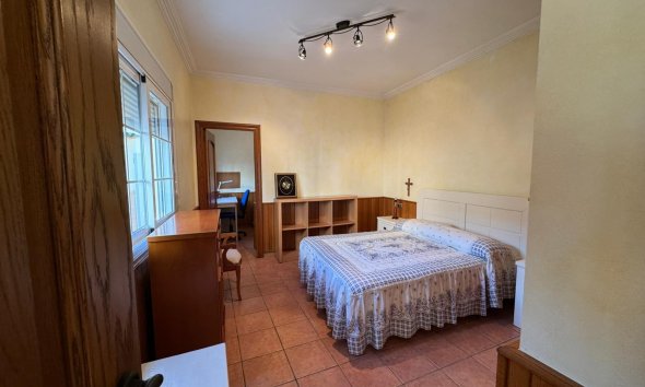 Resale - Townhouse -
Los Montesinos