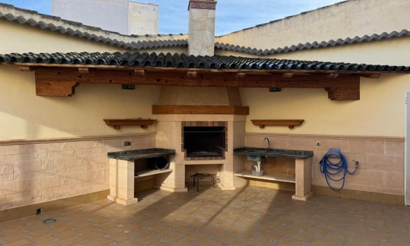 Resale - Townhouse -
Los Montesinos