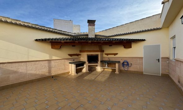 Resale - Townhouse -
Los Montesinos