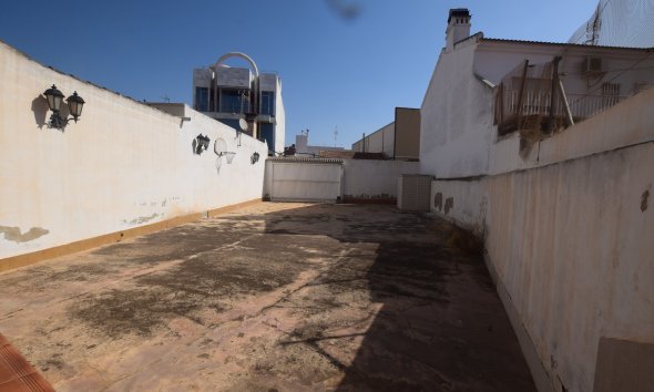 Resale - Townhouse -
Los Montesinos
