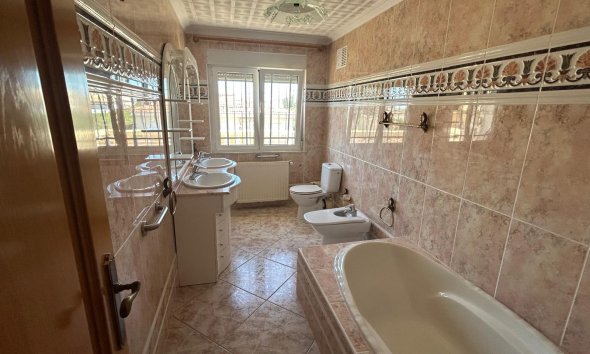 Reventa - Villa -
Ciudad Quesada - town