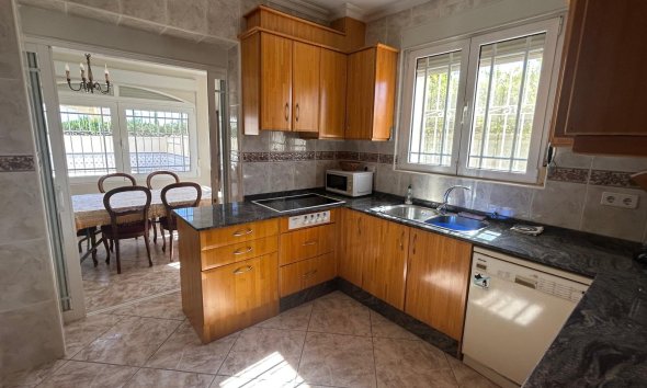 Reventa - Villa -
Ciudad Quesada - town