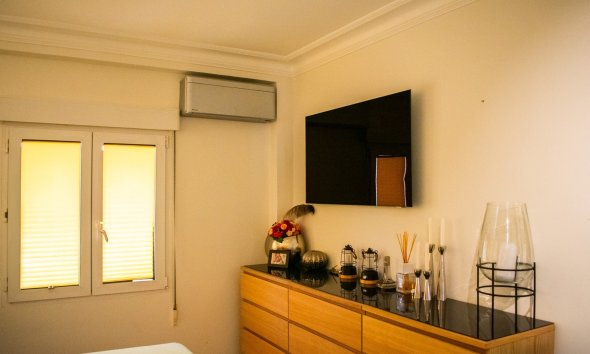 Reventa - apartment -
Torrevieja