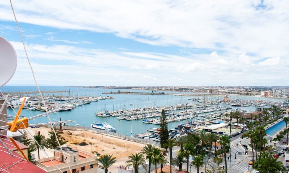 Reventa - apartment -
Torrevieja