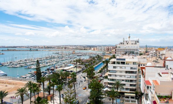 Reventa - apartment -
Torrevieja