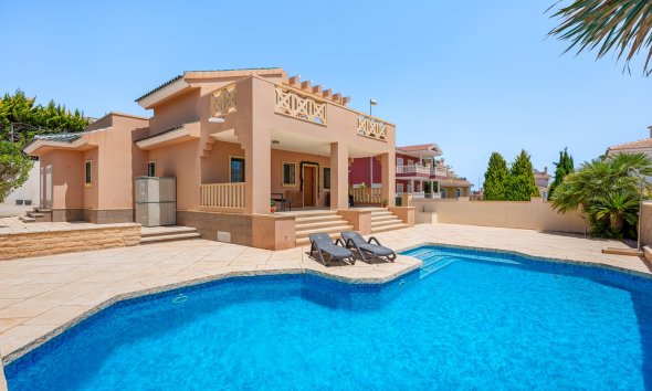 Resale - Villa -
Ciudad Quesada