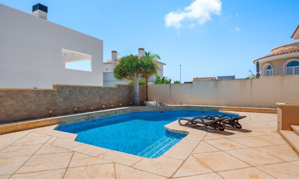 Resale - Villa -
Ciudad Quesada