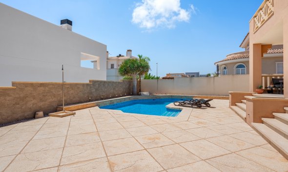 Resale - Villa -
Ciudad Quesada