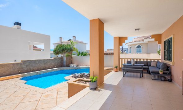 Resale - Villa -
Ciudad Quesada