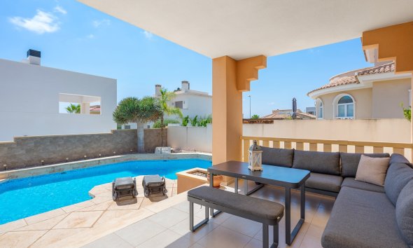 Resale - Villa -
Ciudad Quesada