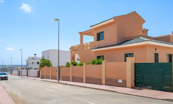 Resale - Villa -
Ciudad Quesada