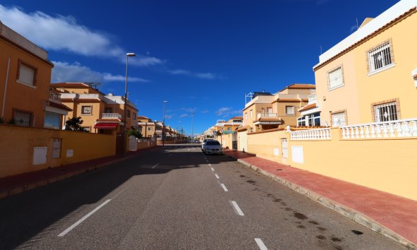 Reventa - Villa -
Ciudad Quesada - Lo Marabú