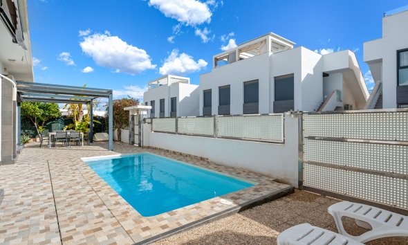 Reventa - Villa -
Ciudad Quesada