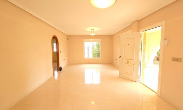 Gensalg - Villa -
Elche - La Marina