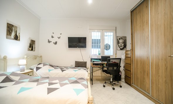Reventa - Villa -
La Marina - LA MARINA
