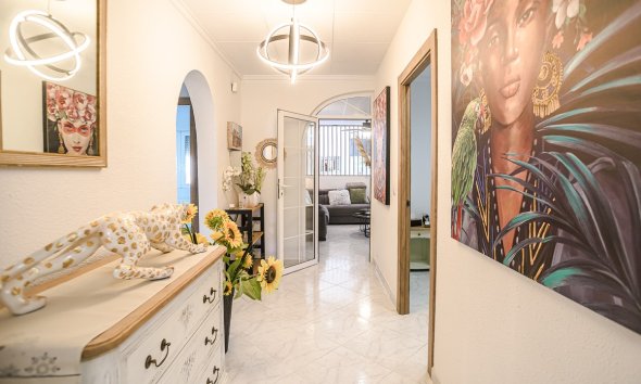 Reventa - Villa -
La Marina - LA MARINA