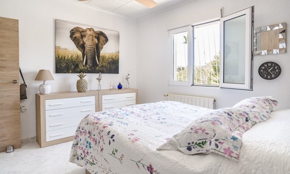 Reventa - Villa -
La Marina - LA MARINA