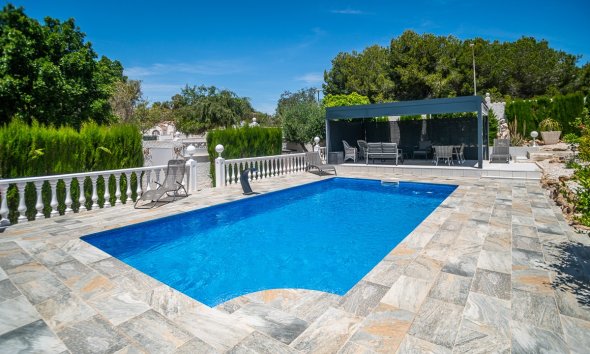 Reventa - Villa -
La Marina - LA MARINA