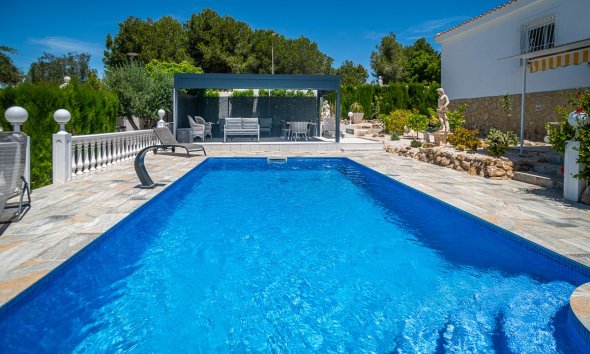 Reventa - Villa -
La Marina - LA MARINA