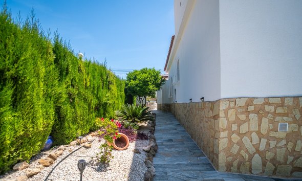 Reventa - Villa -
La Marina - LA MARINA