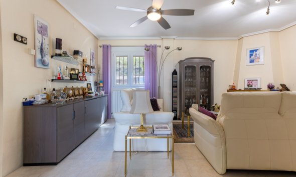 Resale - Villa -
La Zarza