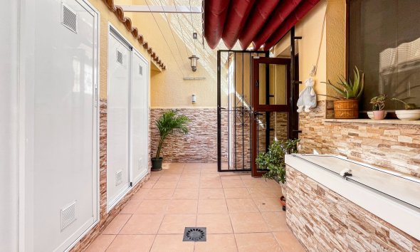 Gensalg - Rækkehus -
Torrevieja - Los Balcones